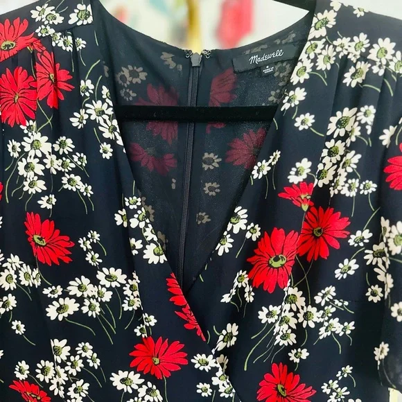 Madewell Hillside Daisies Peekaboo Sleeve Midi Dress - Picture 3 of 11